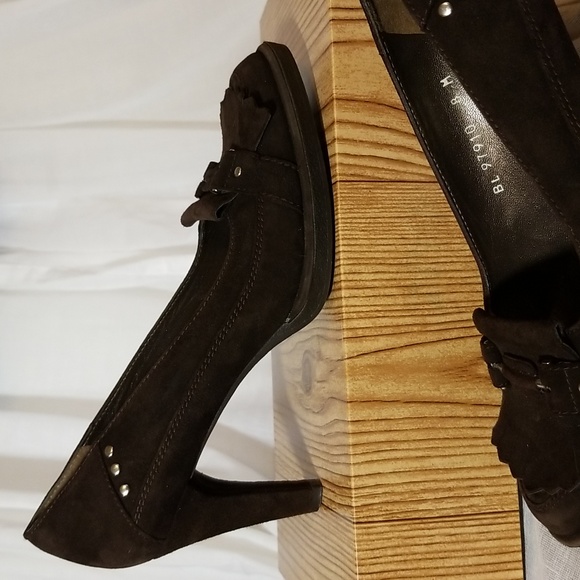 Sz 8 Brown Suede Stuart Weitzman Pumps - Picture 5 of 9